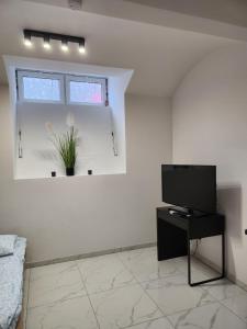 Studio 23 - Ghetto Heroes Square