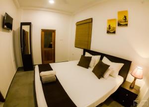 PLUSH Homes Hikkaduwa, 1 bedroom AC apartment
