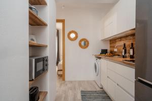 Yara Apt 40m from the Beach Jacuzzi & Rooftop