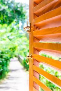 PLUSH Homes Hikkaduwa, 1 bedroom AC apartment