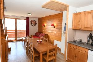 Chalets Charmant chalet de montagne en bord de piste : photos des chambres