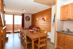 Chalets Charmant chalet de montagne en bord de piste : photos des chambres