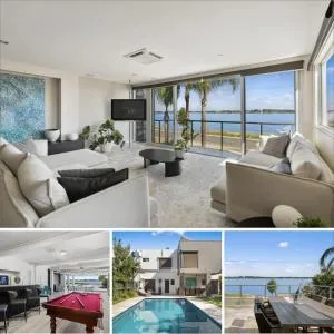 Lakehouse with Jetty & Pool - Mulwala