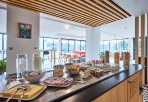 Hotels B&B HOTEL Deauville-Touques : photos des chambres
