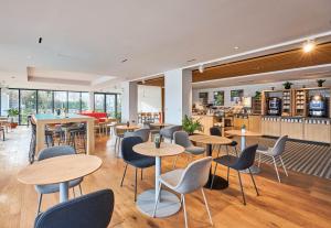 Hotels B&B HOTEL Deauville-Touques : photos des chambres