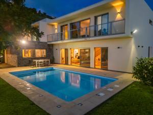 THE OLD CHAPEL HOUSE - Ubytování bez kategorie ve městě São Gonçalo