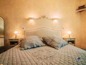 Maisons de vacances Maison en pierre avec bassin : photos des chambres