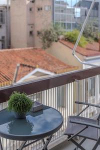 The HostMaster Timeless Elegance