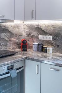 The HostMaster Timeless Elegance