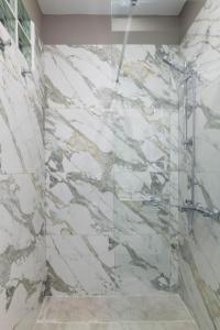 The HostMaster Timeless Elegance