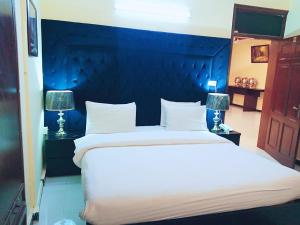 Premier Inn Villa-FOR FAMILIES ONLY