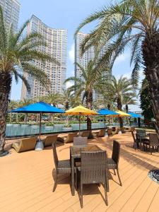 Gold Coast monaco room netflix studio