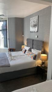 Quadruple Room room in Fairway Hotel