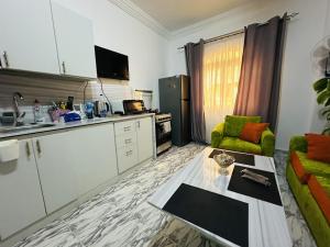 Angie House Embassy area with wi fi