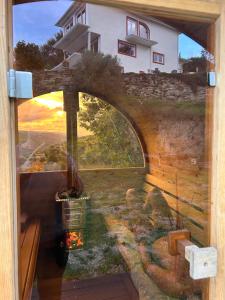 Monkey Tiny Barnhouse with amazing views!