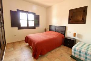 HL 007 Holiday Rentals 3 bedroom 2 bathroom villa
