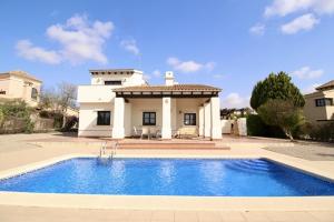 HL 007 Holiday Rentals 3 bedroom 2 bathroom villa