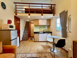 Duplex Loft Near D1 Exquisitely Designed Stay