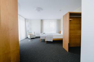 Comfort Double Room with Balcony - Annex room in Solbad Hotel Sigriswil