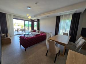 Ayayorgi süper lüks havuzlu