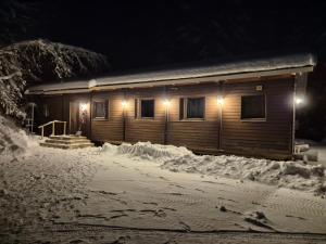 Trevligt lantligt boende i skogen