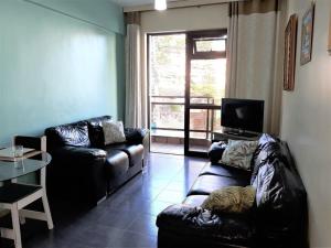 Apartamento amplo a 150 metros dos quiosques da Praia do Forte