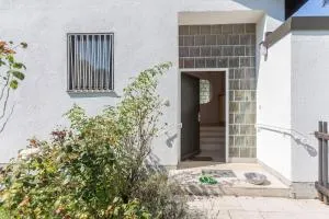 Peaceful and Convenient - Detached House Munich, Grünwald - 格林瓦尔德