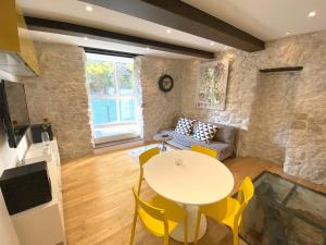 Appartements COCON AP4446 By Riviera Holiday Homes : photos des chambres