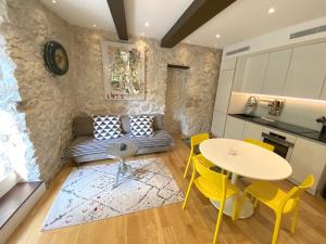 Appartements COCON AP4446 By Riviera Holiday Homes : photos des chambres