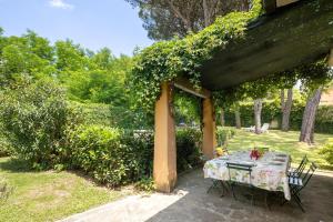 Villa la Bruscola by MMega