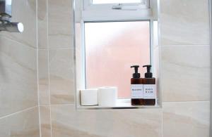 Sleeps 18 Lovely Mcr Home by City SuperHost