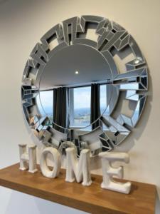 Two Bedroom Flat by Brookland Stays Serviced Accommodation Short Lets Leeds with Free WiFi