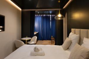 Luxury Suite Romantic Getaway with Jacuzzi