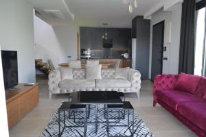 Ayayorgi süper havuzlu yeni