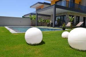 Ayayorgi süper havuzlu yeni