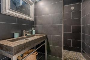 Completely renovated old farmhouse in Drome