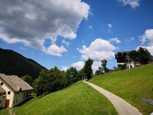 Appartements Appartement cosy, balcon sud, 2 chambres, parking gratuit a 10 min du centre et proche ski ! - FR-1-548-4 : photos des chambres