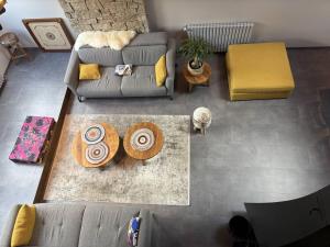 Maisons de vacances Maison moderne et chaleureuse au coeur du village avec mezzanine et poele a bois - FR-1-548-26 : photos des chambres