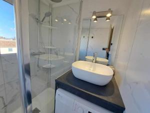 Appartement 2 pièces mezzanine climatisé avec piscine et parking privé à Marseillan - FR-1-326-789