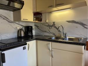 Studio mezzanine avec balcon et parking privé au cœur de Villard-de-Lans - FR-1-548-28