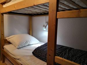 Studio mezzanine avec balcon et parking privé au cœur de Villard-de-Lans - FR-1-548-28