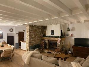 Maisons de vacances Ferme Renovee Vercors: Confort, Cheminee, Parking, Jardin Proche Pistes - FR-1-548-46 : photos des chambres