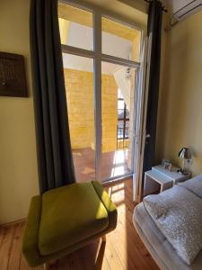 Ergzotic Apartments & Room