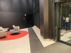 NICE FURNISHED CONDO Dowtown - Лонгьой