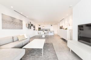 Infinity 1-7 LUXE SEA VIEW 2B