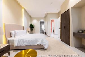 Amber Hospitality - BLVD