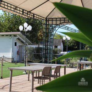 Happy Camp Mobile Homes in Lido di Sesto Camping Boats&Restaurant