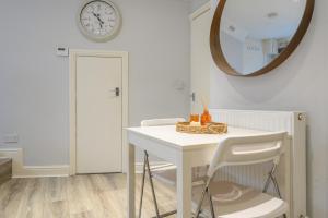 Boutique Flat In Huddersfield Town Centre
