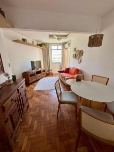 Recém Mobilado in Copacabana Ready for your First