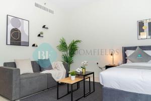 Bloomfields Studio in Reflection, Al Reem